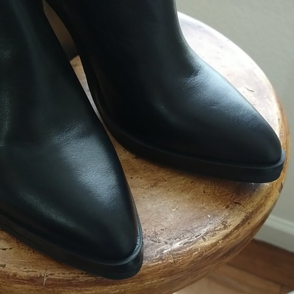 Charles David Ankle Boots sz 6 1/2 - Picture 8 of 9